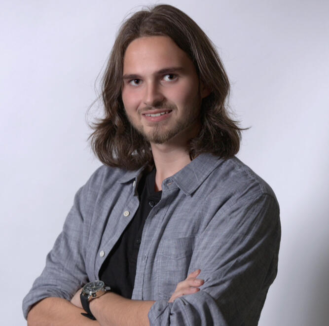 Hunter Reynolds Official Site